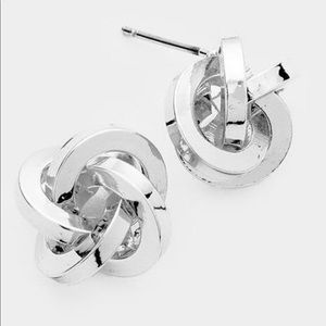 Knot earrings